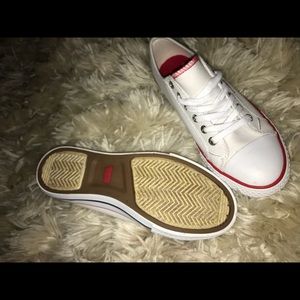 NEW Levi’s woman’s canvas shoe